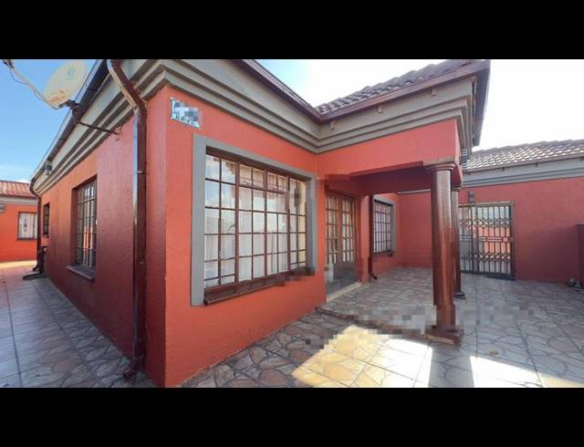 5 BEDROOM HOUSE FOR SALE IN NELLMAPIUS EXT 4